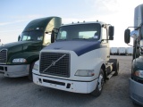 2004 VOLVO VNM42T Conventional