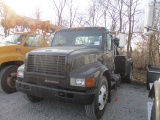 1999 INTERNATIONAL 4900 Wrecker