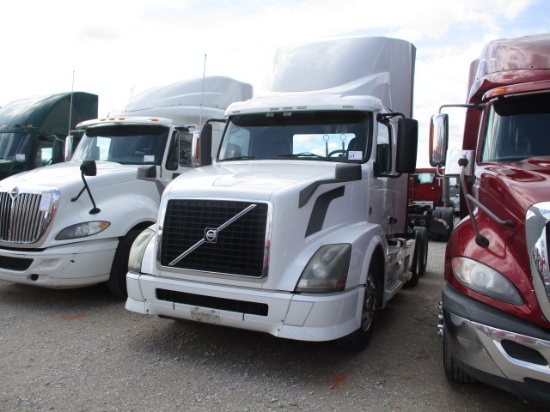 2013 VOLVO VNL64T Conventional