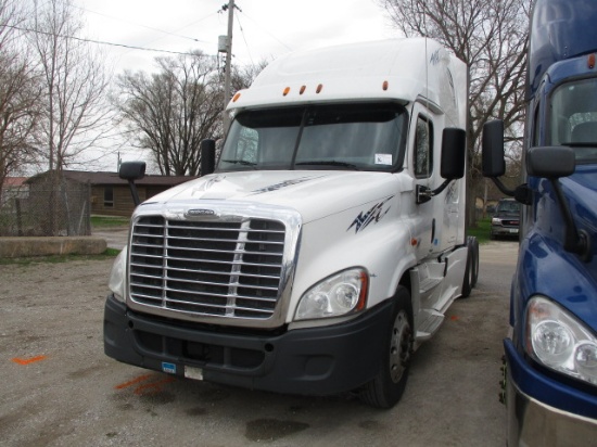 2015 FREIGHTLINER CA12564ST Cascadia Evolution Conventional