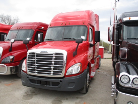 2018 FREIGHTLINER CA12564ST Cascadia Evolution Conventional