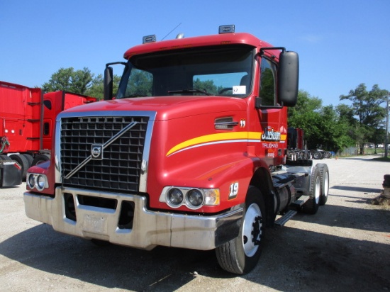 2002 VOLVO VHD Conventional