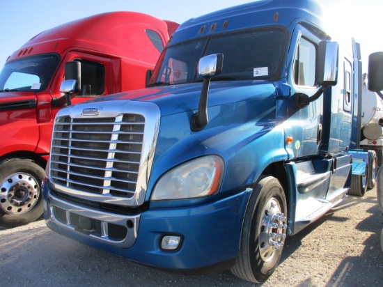 2018 FREIGHTLINER CA12564ST Cascadia Conventional