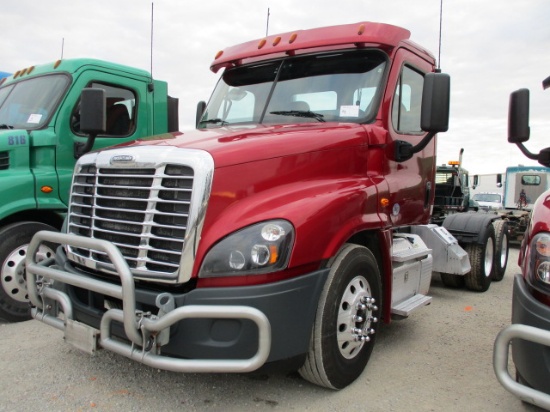 2016 FREIGHTLINER CA12564ST Cascadia Conventional