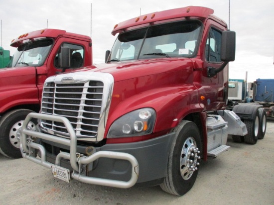 2016 FREIGHTLINER CA12564ST Cascadia Conventional