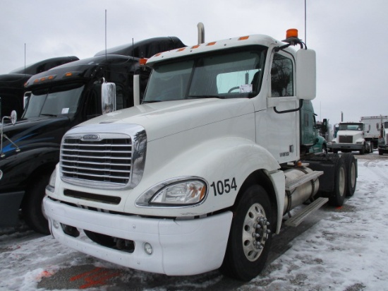 2017 FREIGHTLINER CL12064ST Columbia Glider Kit