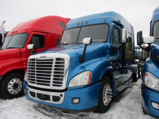 2018 FREIGHTLINER CA12564ST Cascadia Conventional