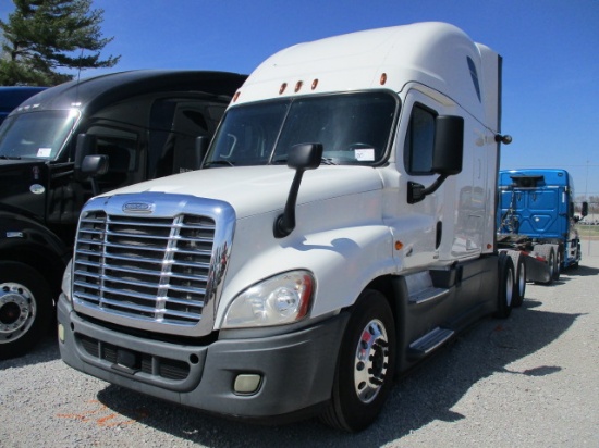 2015 FREIGHTLINER CA12564ST Cascadia Evolution Conventional