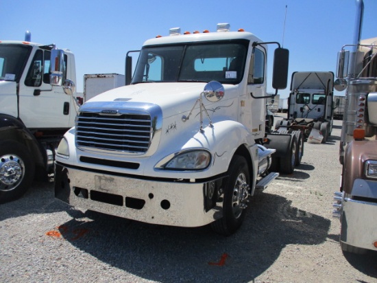 2009 FREIGHTLINER CL12064ST Columbia Conventional