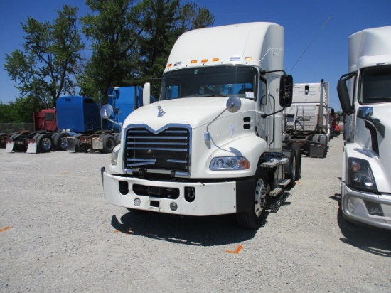 2017 MACK CXU613 Pinnacle Conventional, Non-Runner