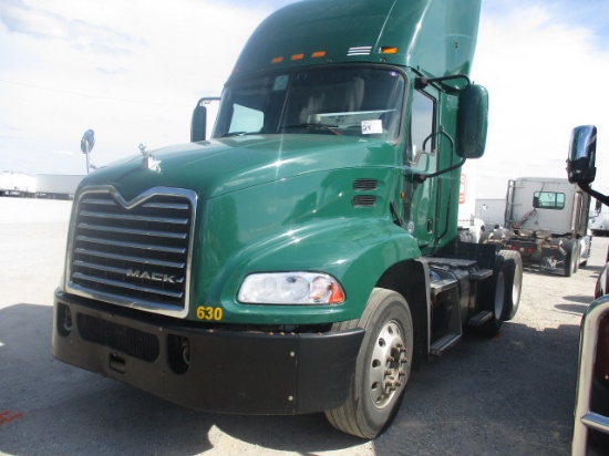 2014 MACK CXU613 Pinnacle Conventional