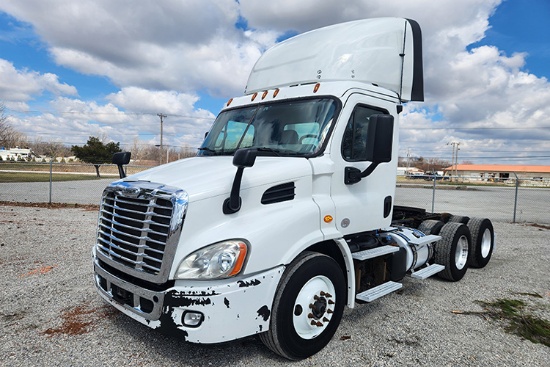 2016 FREIGHTLINER Cascadia CA11364ST Conventional