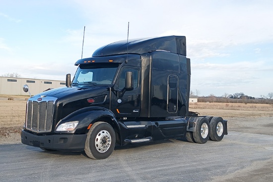 2015 PETERBILT 579 Conventional