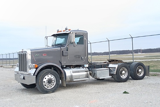 2005 PETERBILT 378 Conventional