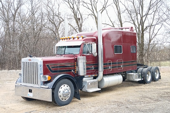 2000 PETERBILT 379 Extended Hood Conventional