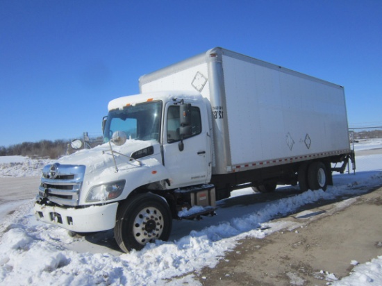 2019 HINO 338 Van Truck