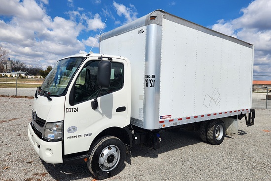 2016 HINO 155 Van Truck