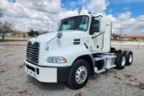 2017 MACK CXU613 Pinnacle Conventional