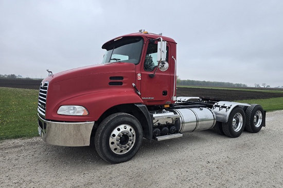 2008 MACK CXU613 Pinnacle Conventional