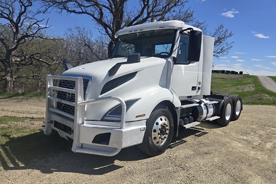 2019 VOLVO VNL64T-300 Conventional