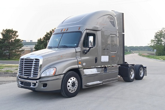 2014 FREIGHTLINER Cascadia CA12564ST Conventional