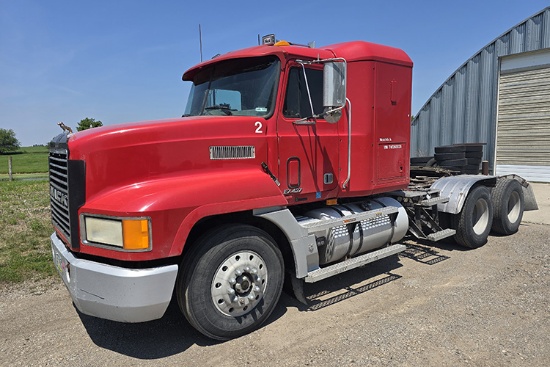1996 MACK CH613 Conventional