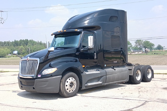 2018 INTERNATIONAL LT Conventional