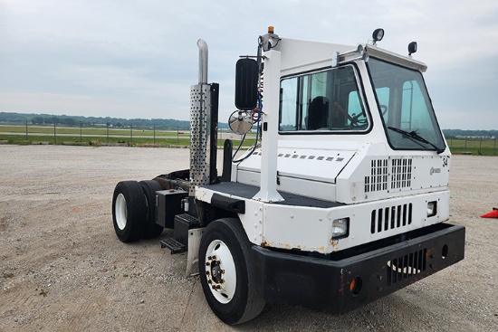 2011 OTTAWA 30 Yard Tractor