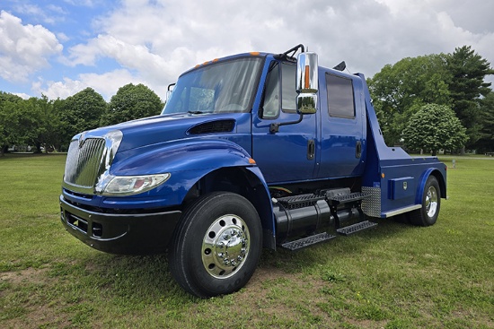 2005 INTERNATIONAL 4400 Set Back Axle Toter Truck