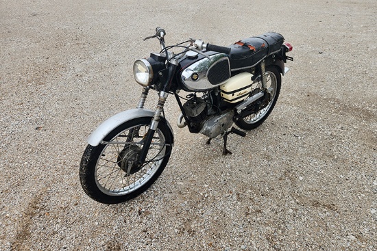 1965 SUZUKI K-11 Motorcycle