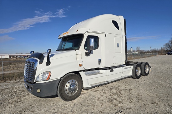 2013 FREIGHTLINER Cascadia CA12564ST Conventional