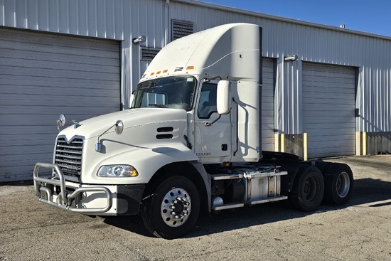 2018 MACK CXU613 Pinnacle Conventional