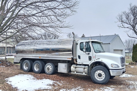 2007 FREIGHTLINER Business Class M2 Tank Truck