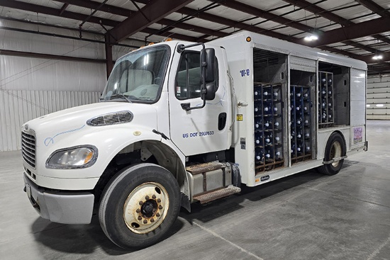 2014 FREIGHTLINER M2 106 Beverage Truck
