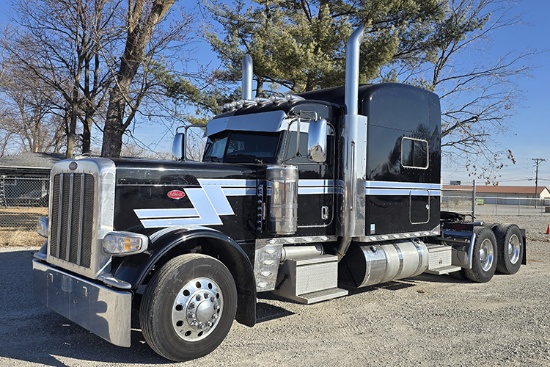 2022 PETERBILT 389 Extended Hood Ultra Cab Conventional