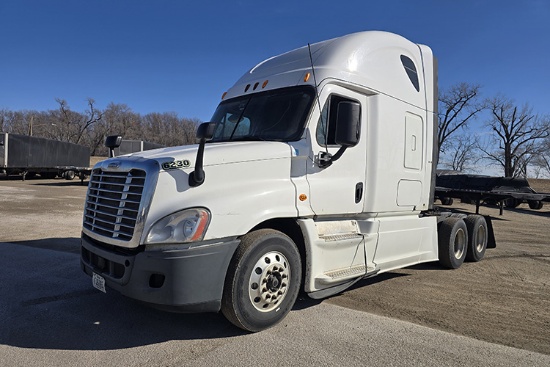 2016 FREIGHTLINER CA12564ST Cascadia Conventional