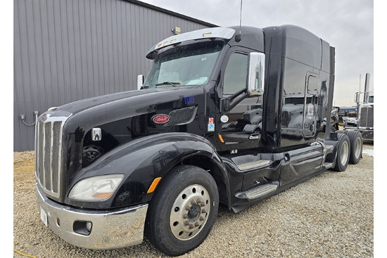 2015 PETERBILT 579 Conventional