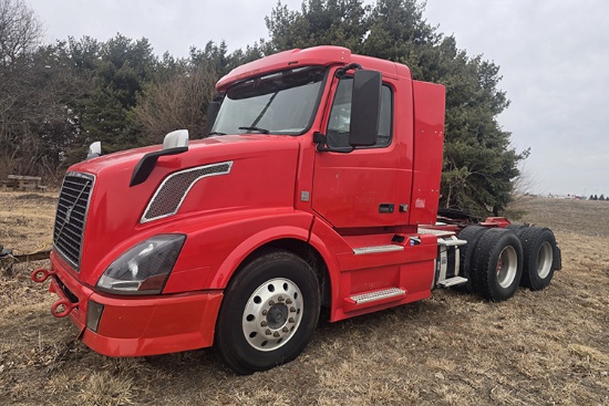 2015 VOLVO VNL64T-300 Conventional