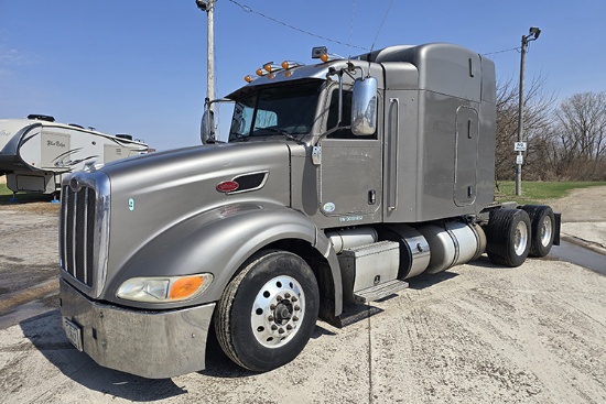 2013 PETERBILT 386 Ultra Cab Conventional