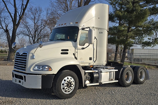 2018 MACK CXU613 Pinnacle Conventional