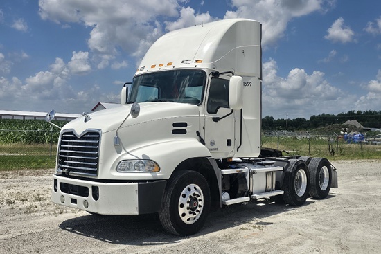 2018 MACK CXU613 Pinnacle Conventional