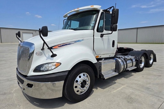2015 INTERNATIONAL Prostar Plus 122 Conventional
