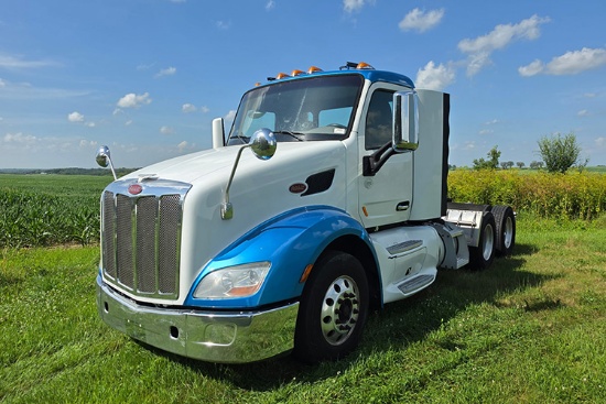 2014 PETERBILT 579 Conventional