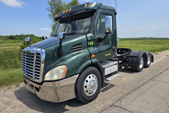 2010 FREIGHTLINER CA113 Cascadia Conventional