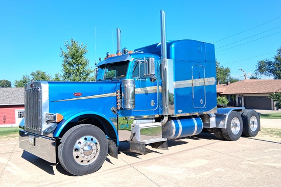 1997 PETERBILT 379 Extended Hood Conventional