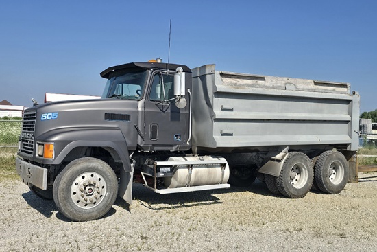 1996 MACK CH613 Dump Truck