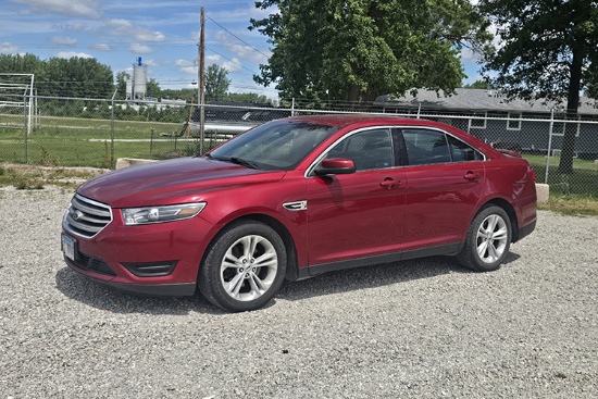 2016 FORD Taurus SEL Flex Fuel Automobile
