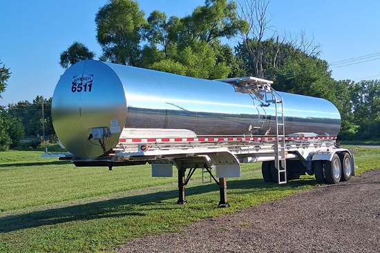 2017 WALKER Stainless Steel Insulated 42 Ft. 3A Sanitary Food Grade Straight Barrel Tanker