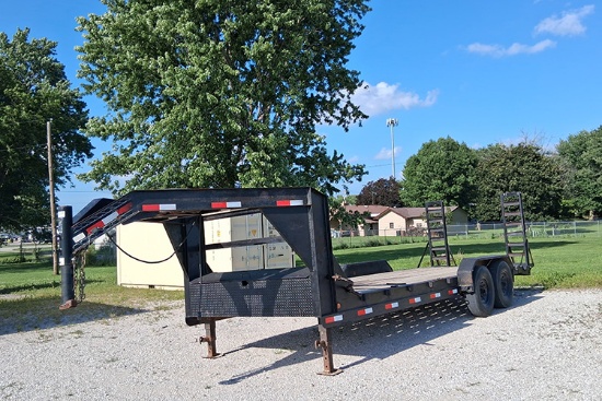 2014 PJ TRAILERS 30 Ft. Gooseneck Tandem Axle Flatbed