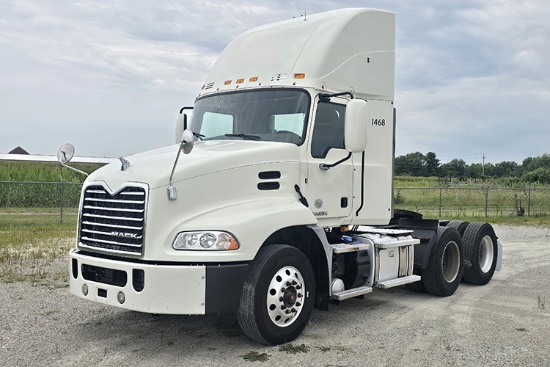 2017 MACK CXU613 Pinnacle Conventional